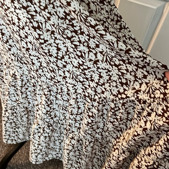 Floral Print Midi Dress - Picture 8 of 9